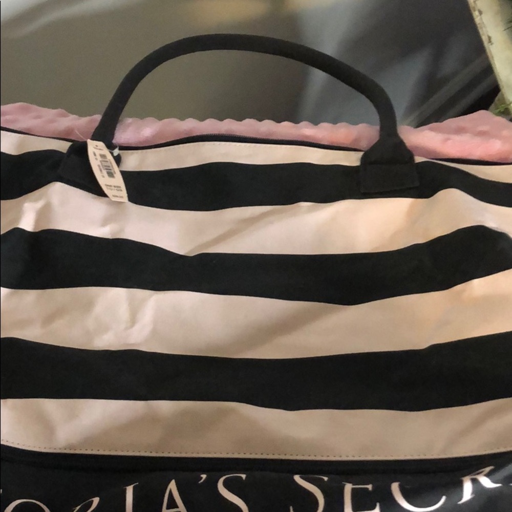 NWT Victoria’s Secrect bag